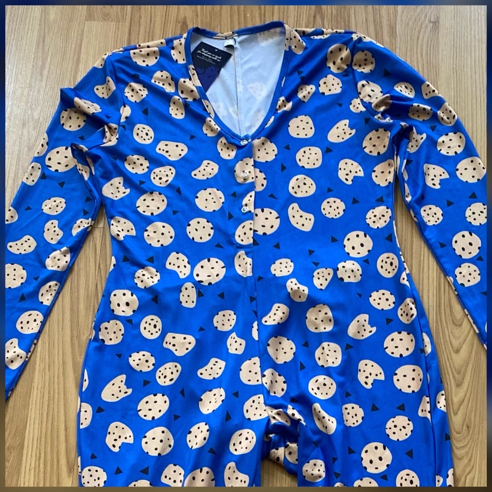 ✨Women Cookie Onesie✨ - Picture 2 of 6
